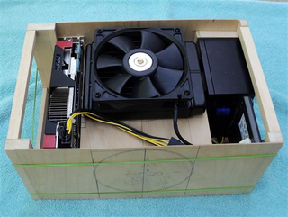 Illustration for article titled This Beautiful Vintage Radio Is Actually a Custom Gaming PC